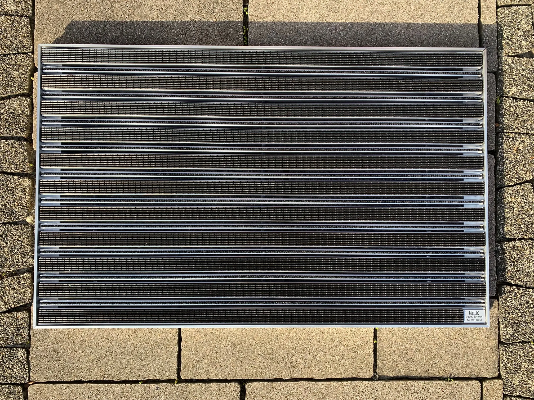 EMCO-Fußmatte 522 G mit Bürstenleiste und Winkelrahmen 80 x 50 cm